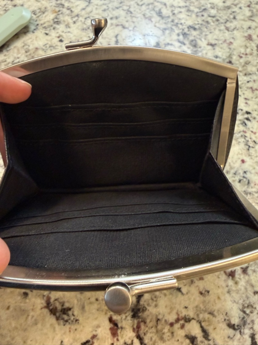 Wilson Leather Kiss Lock Coin Credit Card Purse - Black Leather - Picture 4 of 5
